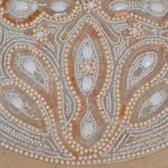 KIM SEYBERT WHITE PAISLEY CHRISTMAS HOLIDAY CRYSTAL PLACEMAT CHARGER CENTERPIECE - Picture 4 of 8